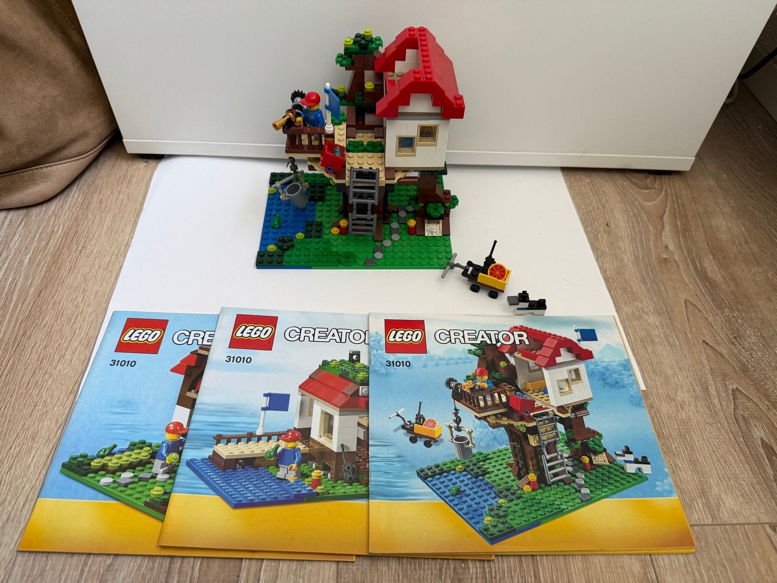 LEGO Creator(3-1) 31010 Boomhut - Compleet met boekjes, Ophalen of Verzenden, Zo goed als nieuw