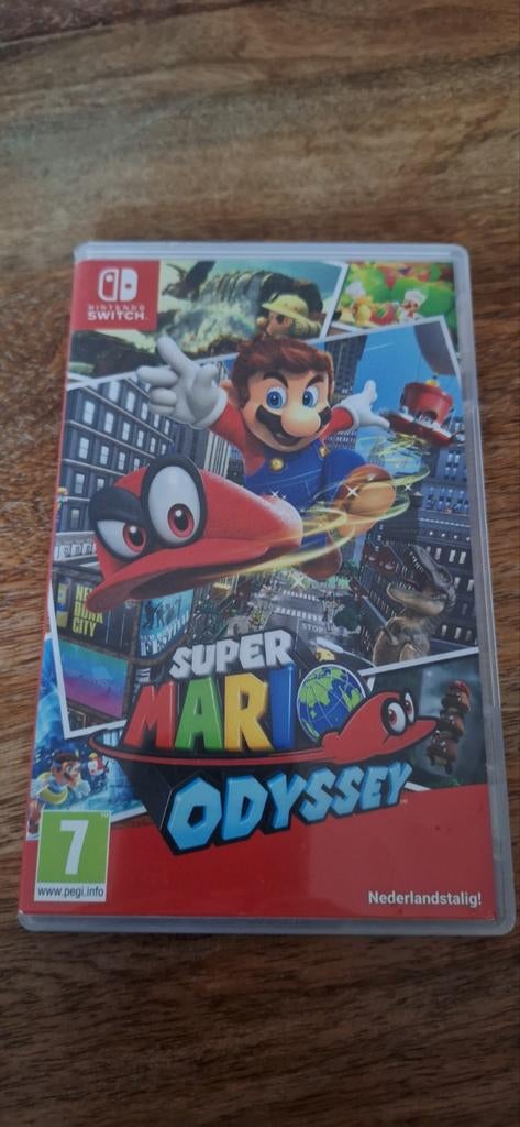 Super Mario Odyssey - Nintendo Switch, Spelcomputers en Games, Ophalen of Verzenden, Zo goed als nieuw, Met games