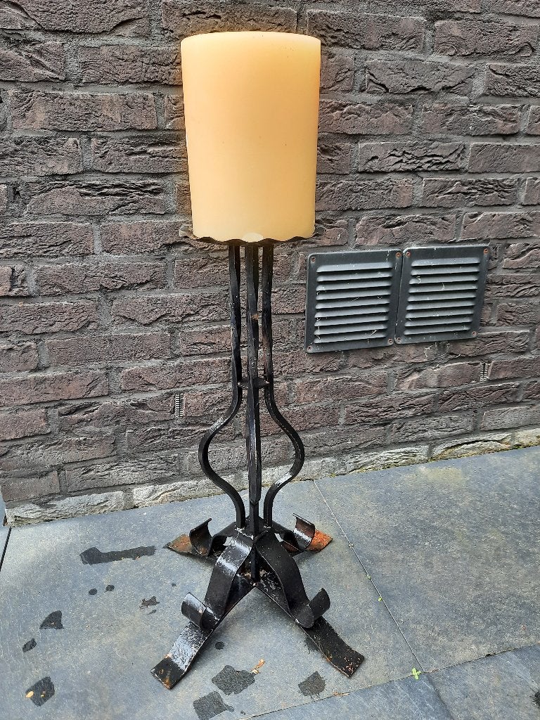 smeedijzeren kandelaar incl. grote kaars ( J56 ), Ophalen, Gebruikt, Zwart, 77 cm