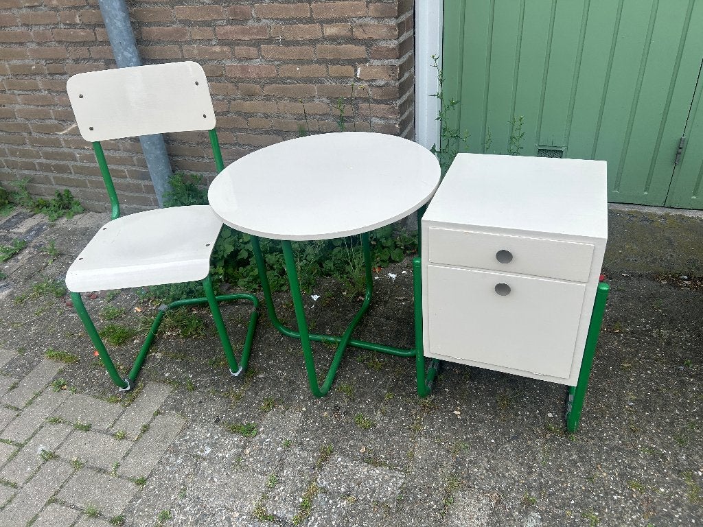 gispen setje van stoel tafel, kastje wit met groen jaren 60, Ophalen, Gebruikt, Wit, Vier