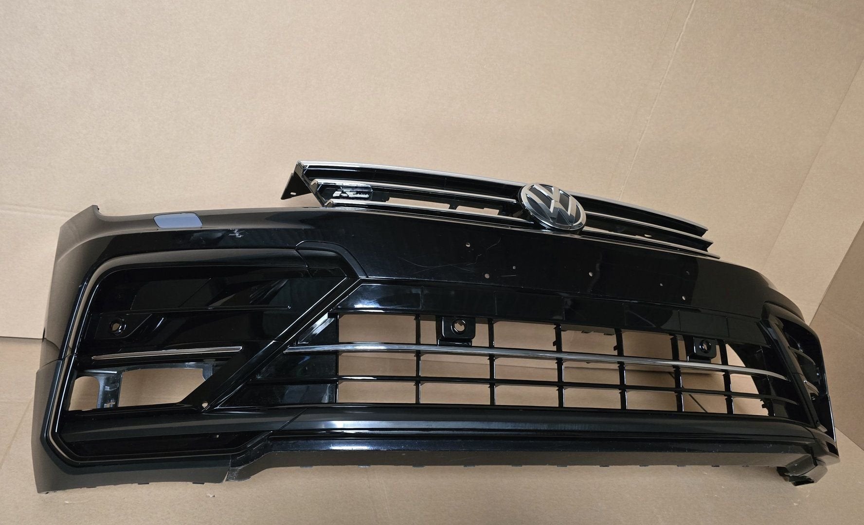 Voorbumper VW Tiguan 5NA R-line 6xPDC KLS ORGINEEL BUMPER, Gebruikt, -, Ophalen of Verzenden, Bumper