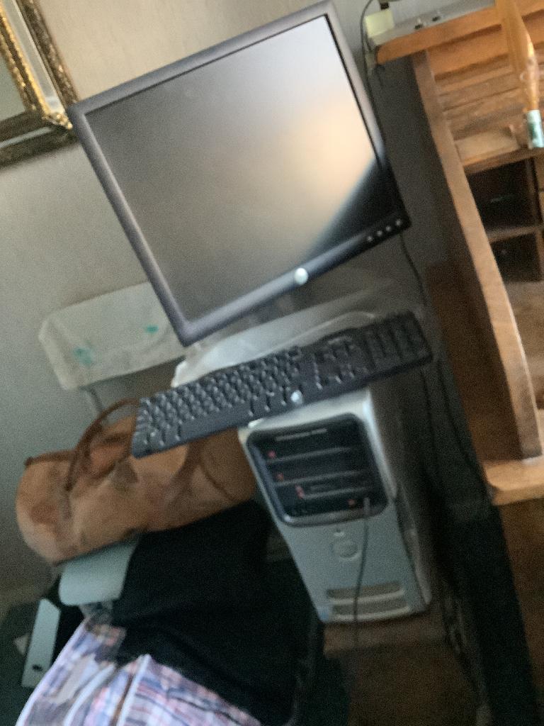 Desktop, Computers en Software, Ophalen, Gebruikt, DELL ., Met videokaart