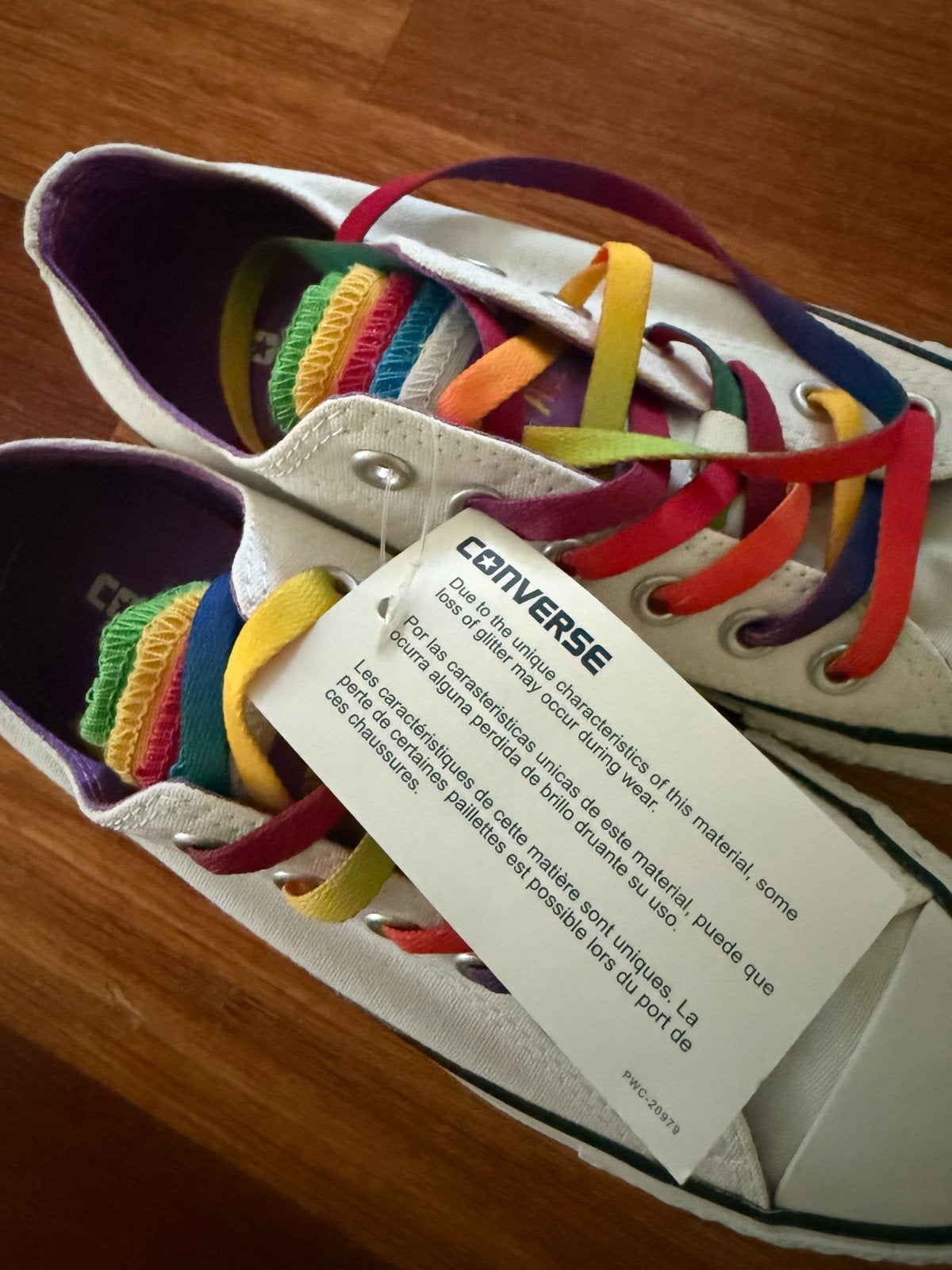 Converse All Star sneakers met regenboogveters, Kleding | Dames, Ophalen of Verzenden, Nieuw, Wit, Sneakers of Gympen