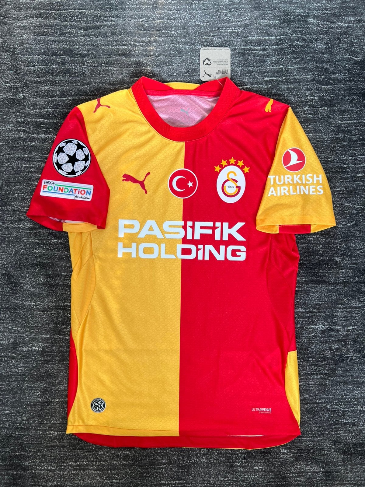 Galatasaray Thuisshirt Champions League Player Version M, Maat M, Ophalen of Verzenden, Zo goed als nieuw, Shirt