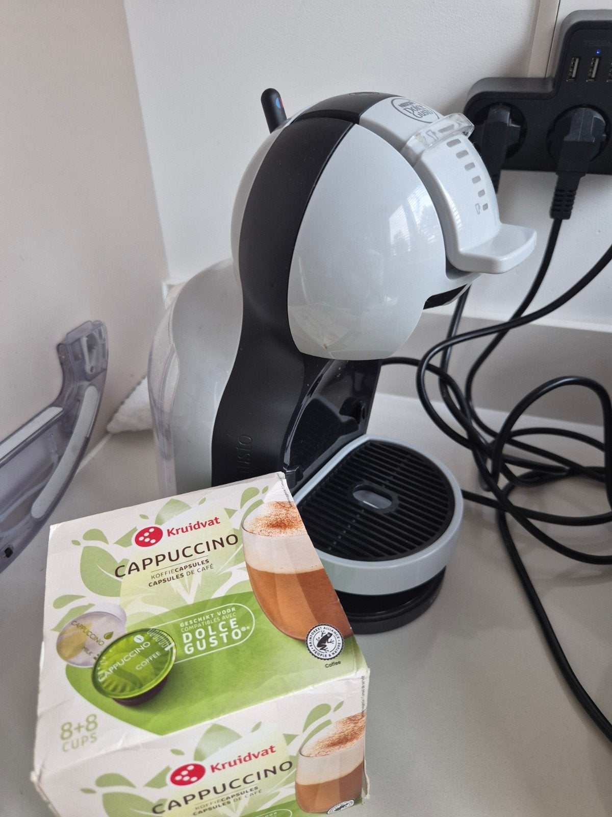 Nescafé Dolce Gusto Mini Me Koffiezetapparaat, Koffiemachine, Ophalen of Verzenden, Zo goed als nieuw, 1 kopje