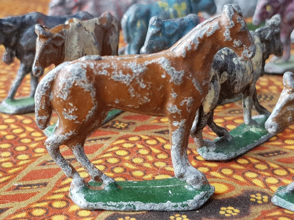 20 koeien en 6 paarden antiek speelgoed uit Engeland van tin, Ophalen of Verzenden