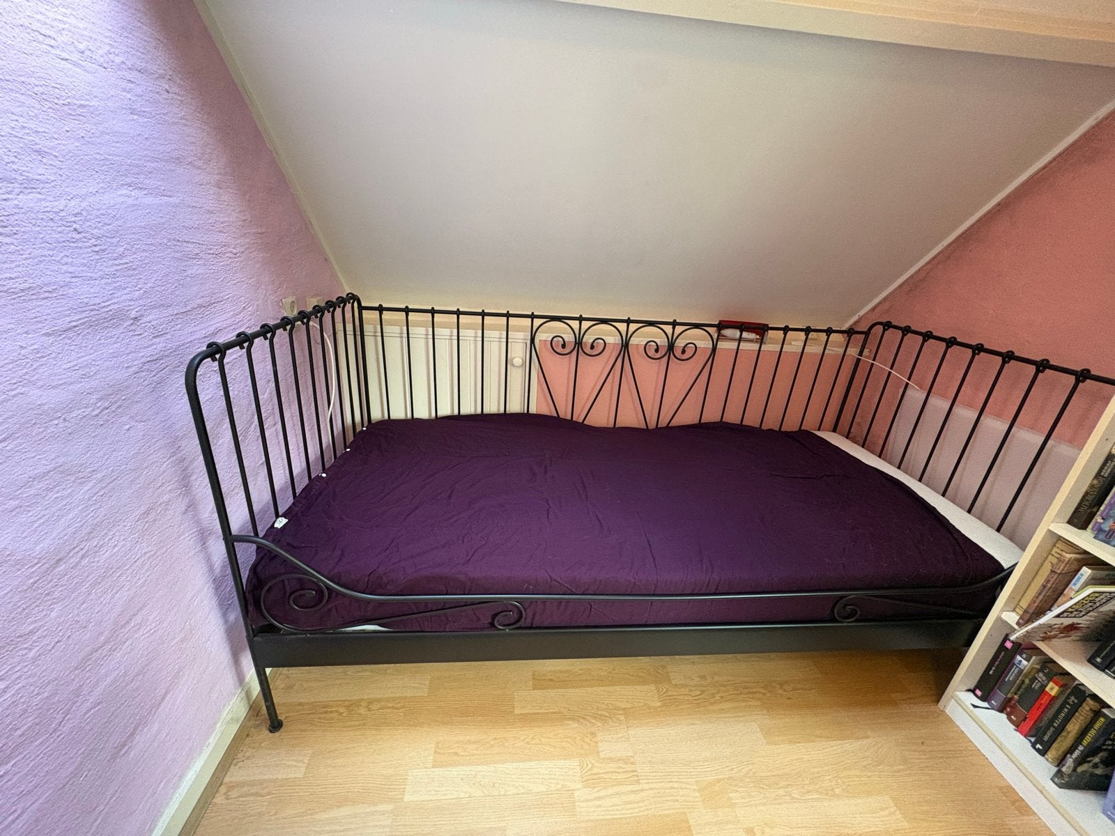 Zwart metalen bedframe met sierlijke details - 140x200 cm, Ophalen, Gebruikt, 90 cm, Eenpersoons