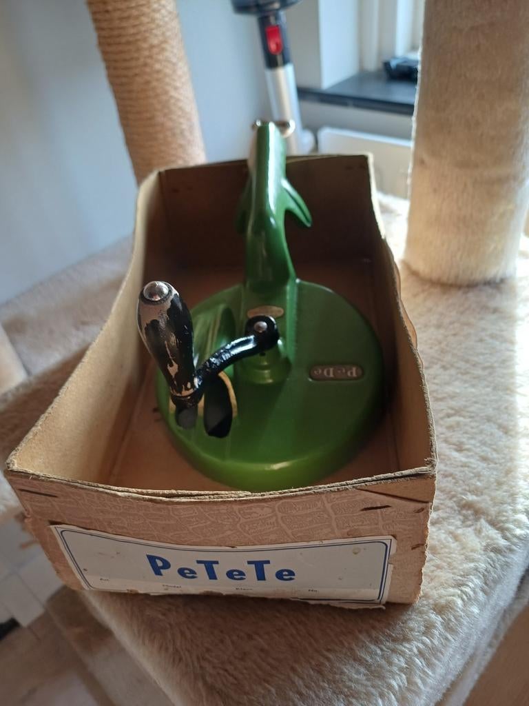 Vintage bonensnijder, Verzamelen, Retro, Ophalen, Huis en Inrichting