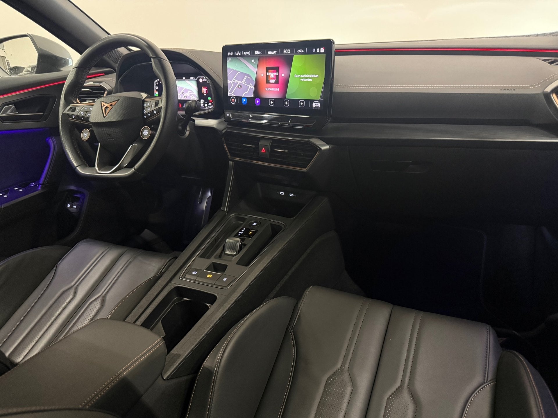 CUPRA Formentor 1.4 e-Hybrid VZ Black Edition Pano Carbon Ku, Auto's, Dealer onderhouden, Gebruikt, Zwart, 4 cilinders