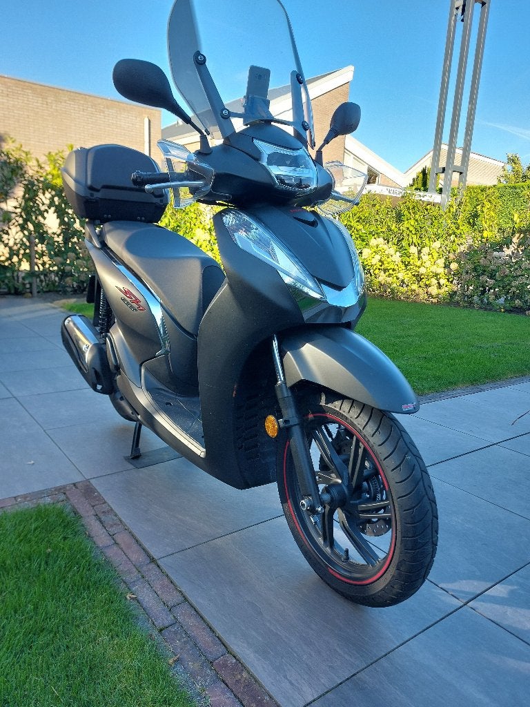 Te koop Honda scooter SH300I