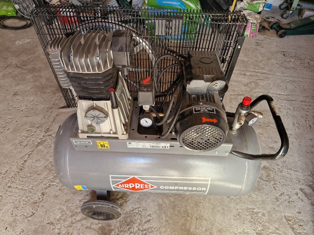 Zgan mobiele Airpress 425/100 compressor 10Bar / 220V, Ophalen, 400 tot 800 liter/min, Zo goed als nieuw, Geluidgedempt