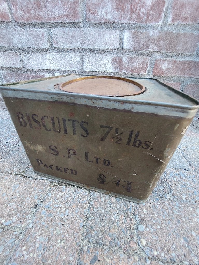 biscuits 7,5 Lbs koekblik uit tweede wereld oorlog 1943, Verzamelen, Ophalen of Verzenden, Koek(jes)