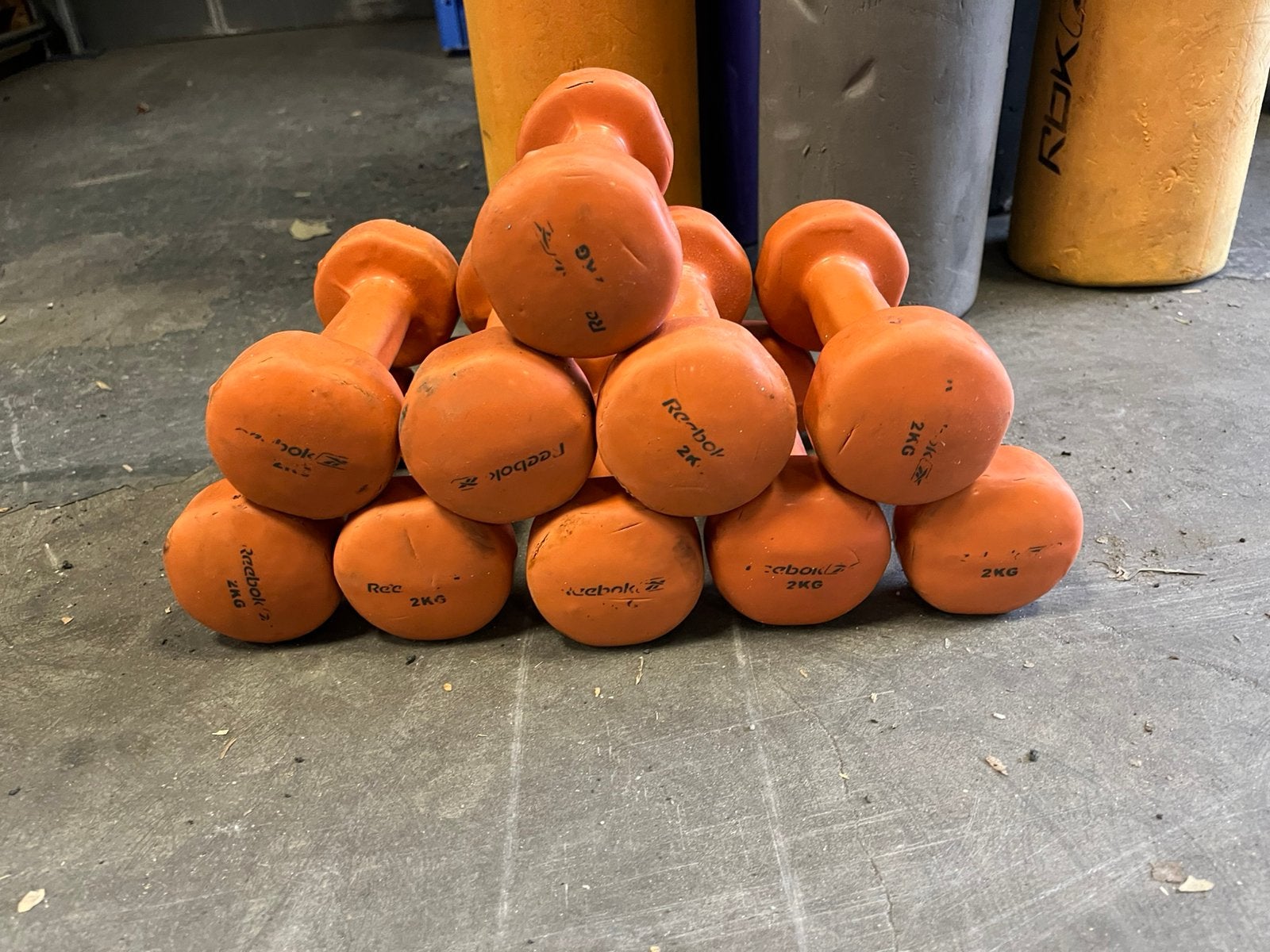 10 x 2 kg rubberen dumbbells gewichten, 10 x 2 kg, Gebruikt, Gewichten, Ophalen of Verzenden