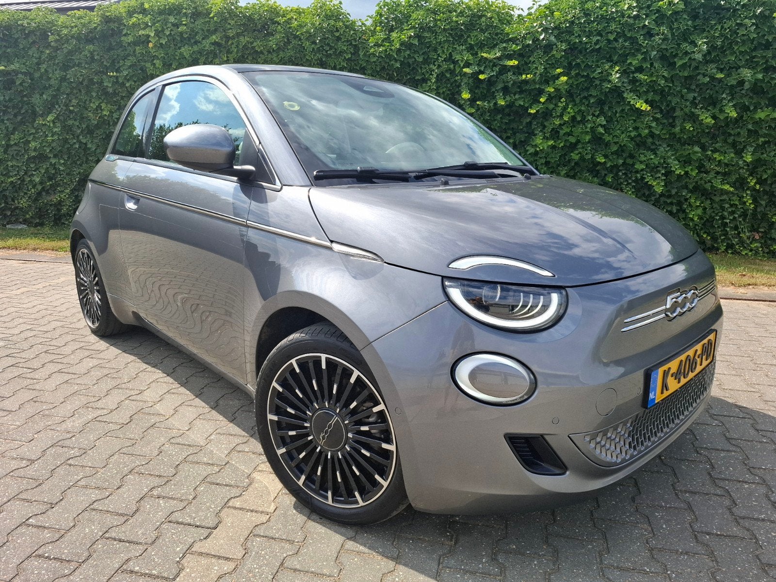Fiat 500 48kWh La Prima 2021 Panoramadak Lichtmetalen velgen, 50 €/maand, 4 stoelen, 70 pk, 1265 kg