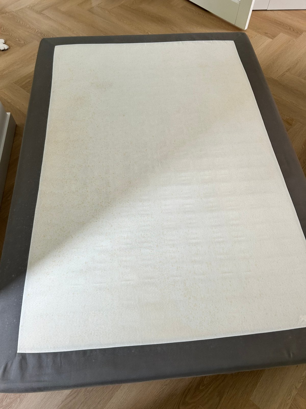Ikea boxspring onderstel taupe/grijs, Ophalen, Gebruikt, 140 cm, Twijfelaar