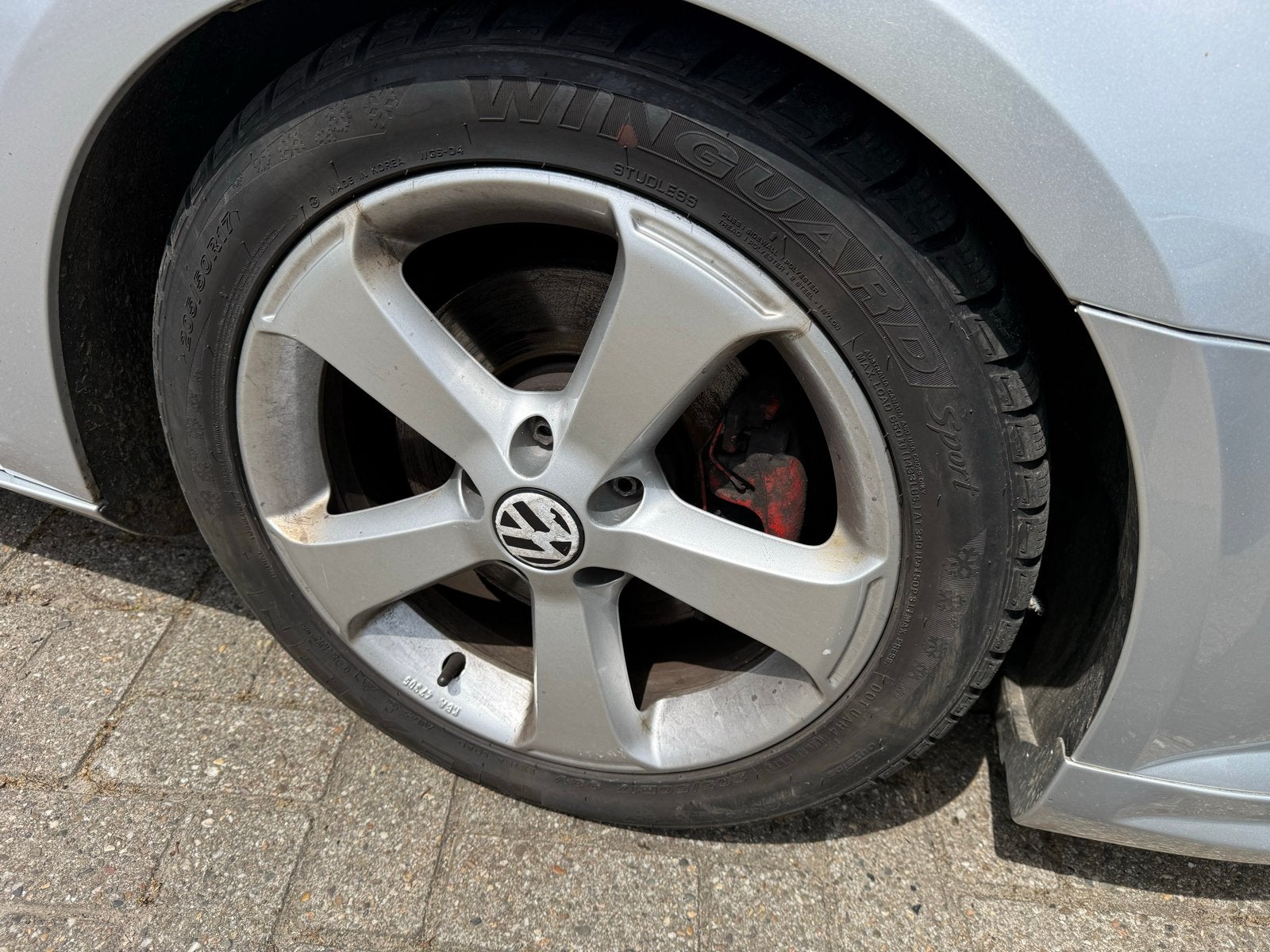 Winterbanden met velgen 205/50R17 - VW Golf, Auto-onderdelen, Banden en Velgen, Gebruikt, Banden en Velgen, 17 inch, Personenwagen