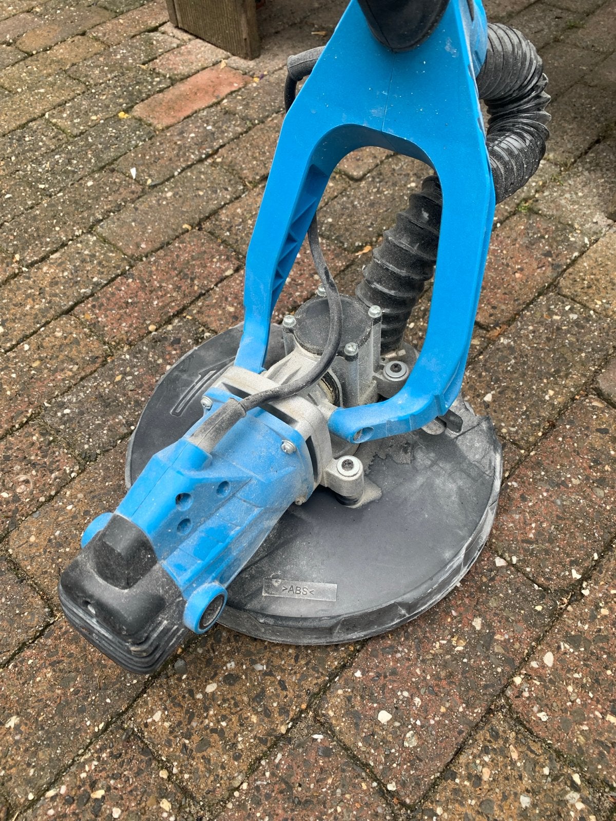 HBM 215 mm wand- en plafondschuurmachine - 750 Watt, Doe-het-zelf en Verbouw, Gereedschap | Schuurmachines, Ophalen, Gebruikt