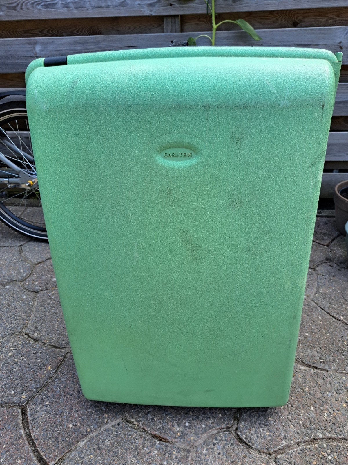 Carlton Koffer - Groen (wieltjes defect), Gebruikt, Hard kunststof, 70 cm of meer, 55 cm of meer