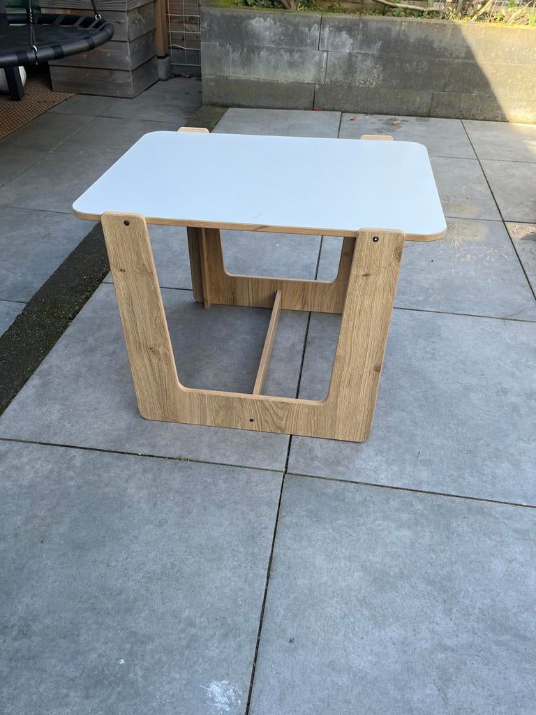 Stevige houten kindertafel met wit blad, Kinderen en Baby's, Kinderkamer | Tafels en Stoelen, Ophalen of Verzenden, Gebruikt, Tafel(s)