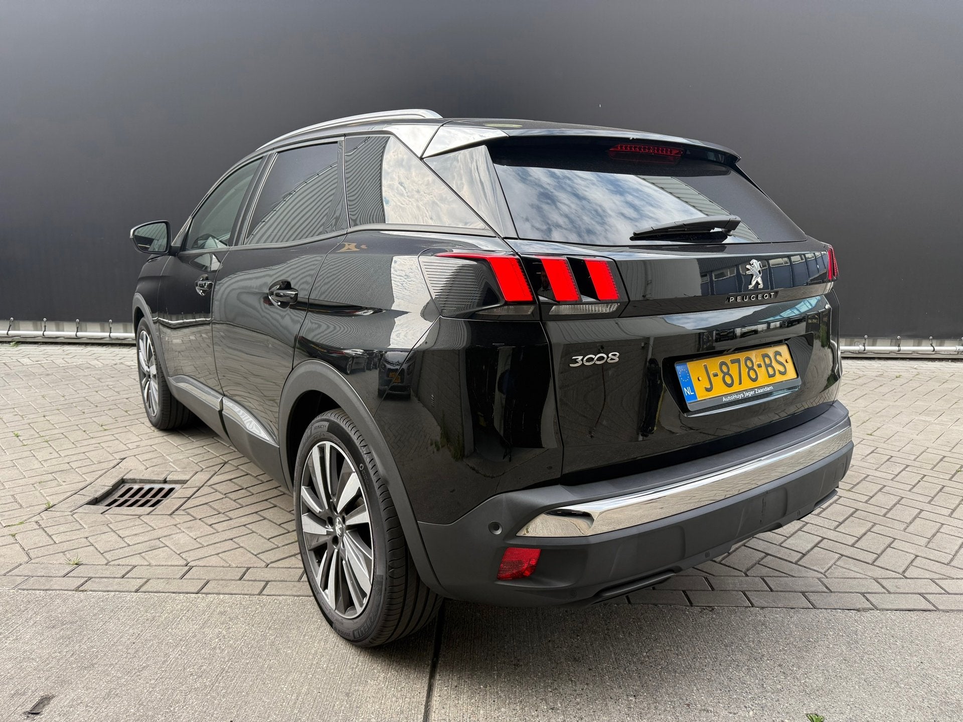 Peugeot 3008 1.2 PureTech Blue Lease Premium Avantage, Auto's, Gebruikt, 1199 cc, Leder en Stof, Zwart