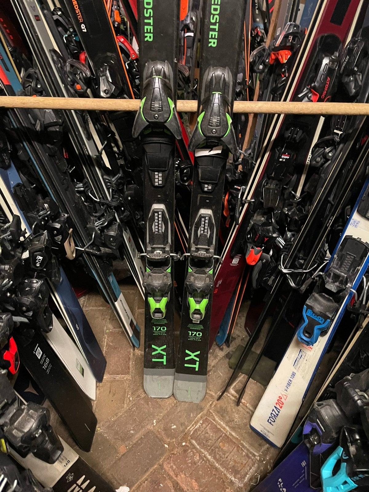 170cm ATOMIC REDSTER XT CARVE SKIS, 160 tot 180 cm, Ophalen of Verzenden, Zo goed als nieuw, Carve