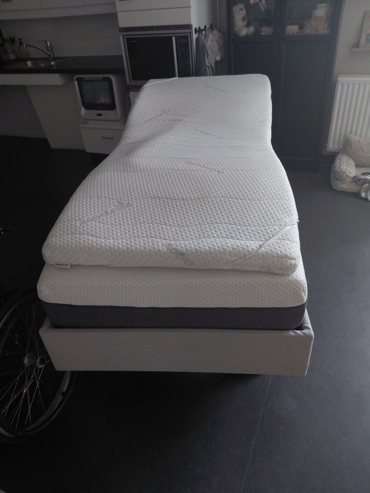 Elektrisch verstelbaar bed met Emma matras en topper, Ophalen