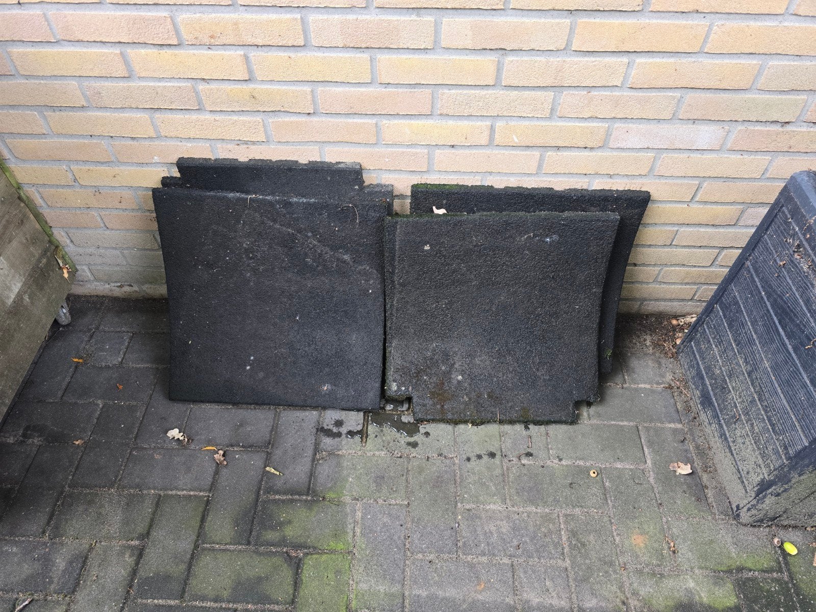 4 rubber tegels 50x50 gratis, Tuin en Terras, Ophalen, Gebruikt