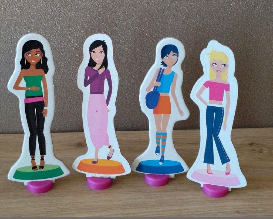 4 Kartonnen poppetjes*Pionnen*Poppenhuis enz, Verzenden, Zo goed als nieuw