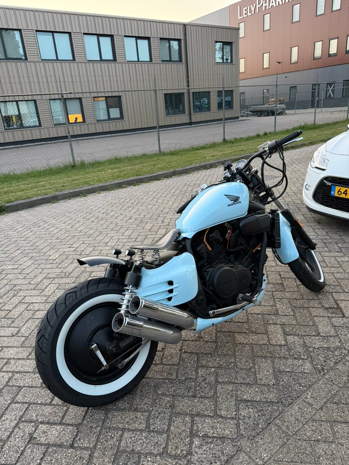 Honds Super Magna 700 Bobber, Motoren, Particulier