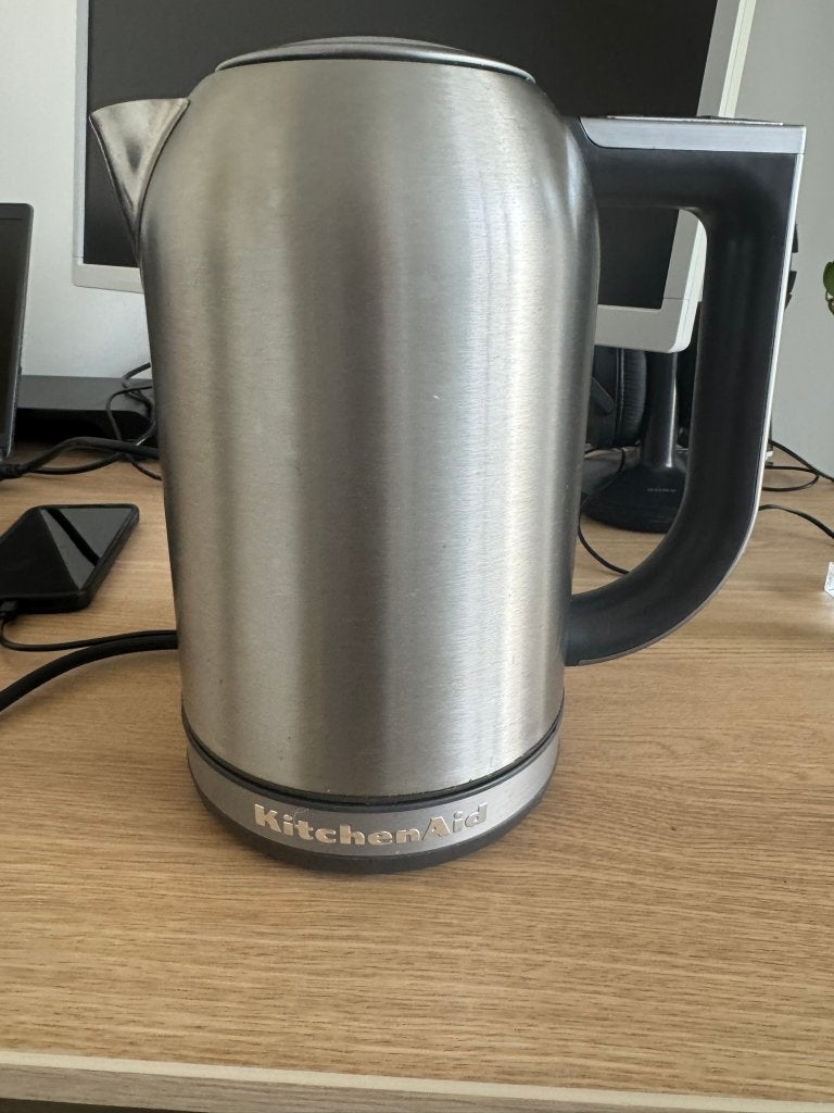 KitchenAid Waterkoker, Witgoed en Apparatuur, Waterkokers, 1 tot 2 liter, Ophalen, Gebruikt, Rvs