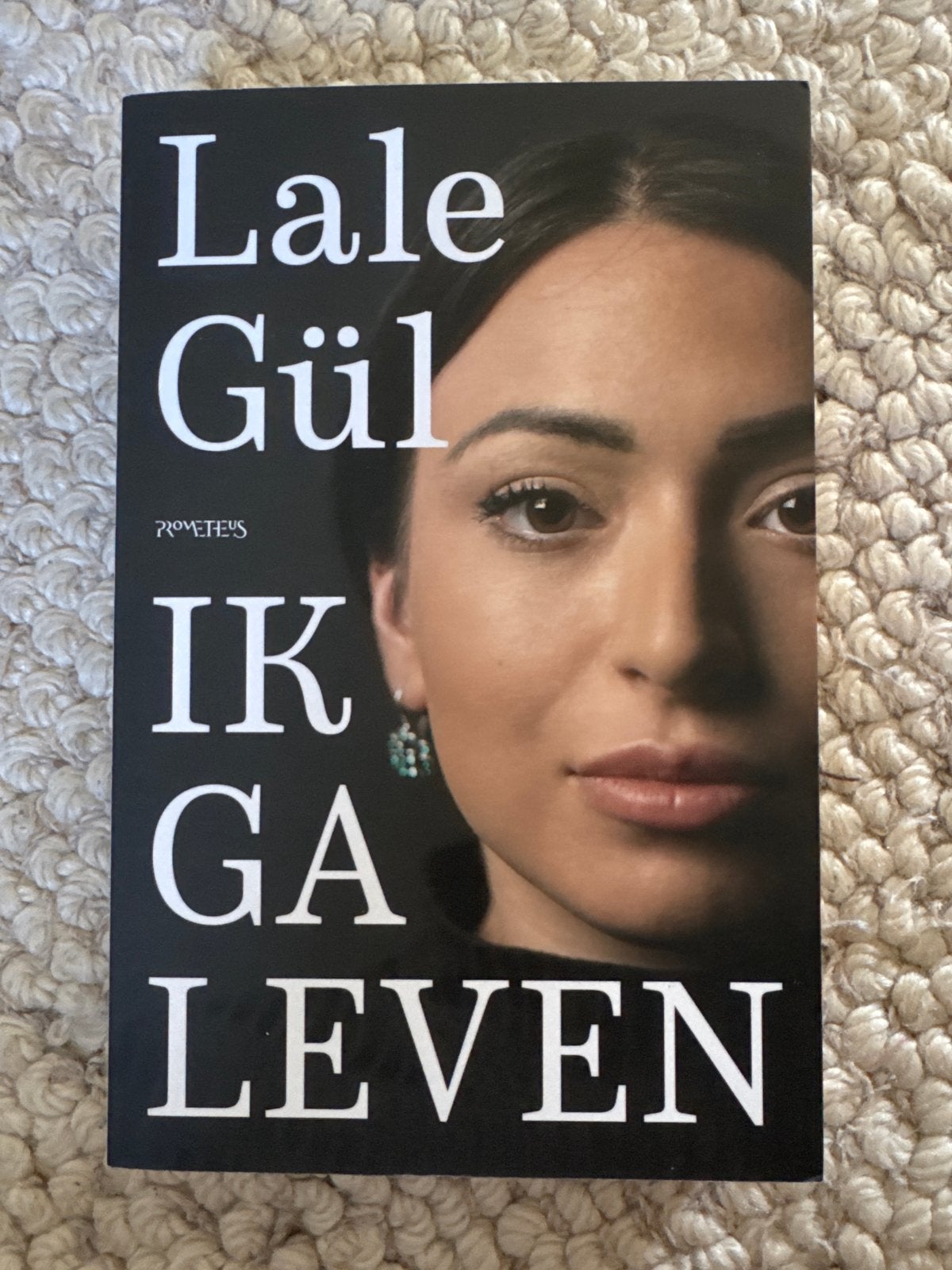 Ik ga leven - Lale Gül (Roman), Boeken, Ophalen of Verzenden, Zo goed als nieuw, Nederland