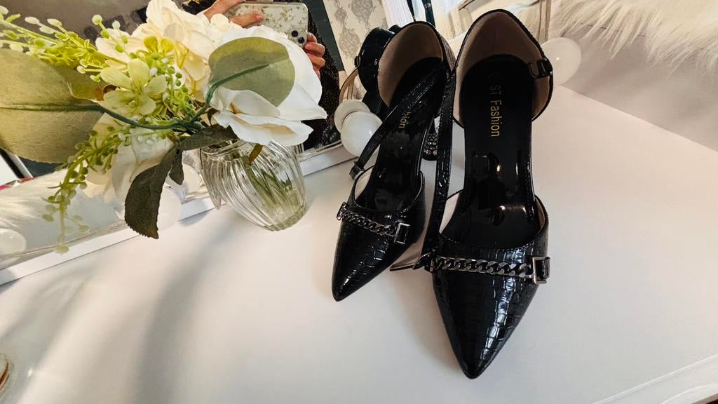 Women heels, Ophalen of Verzenden, Zo goed als nieuw, Zwart