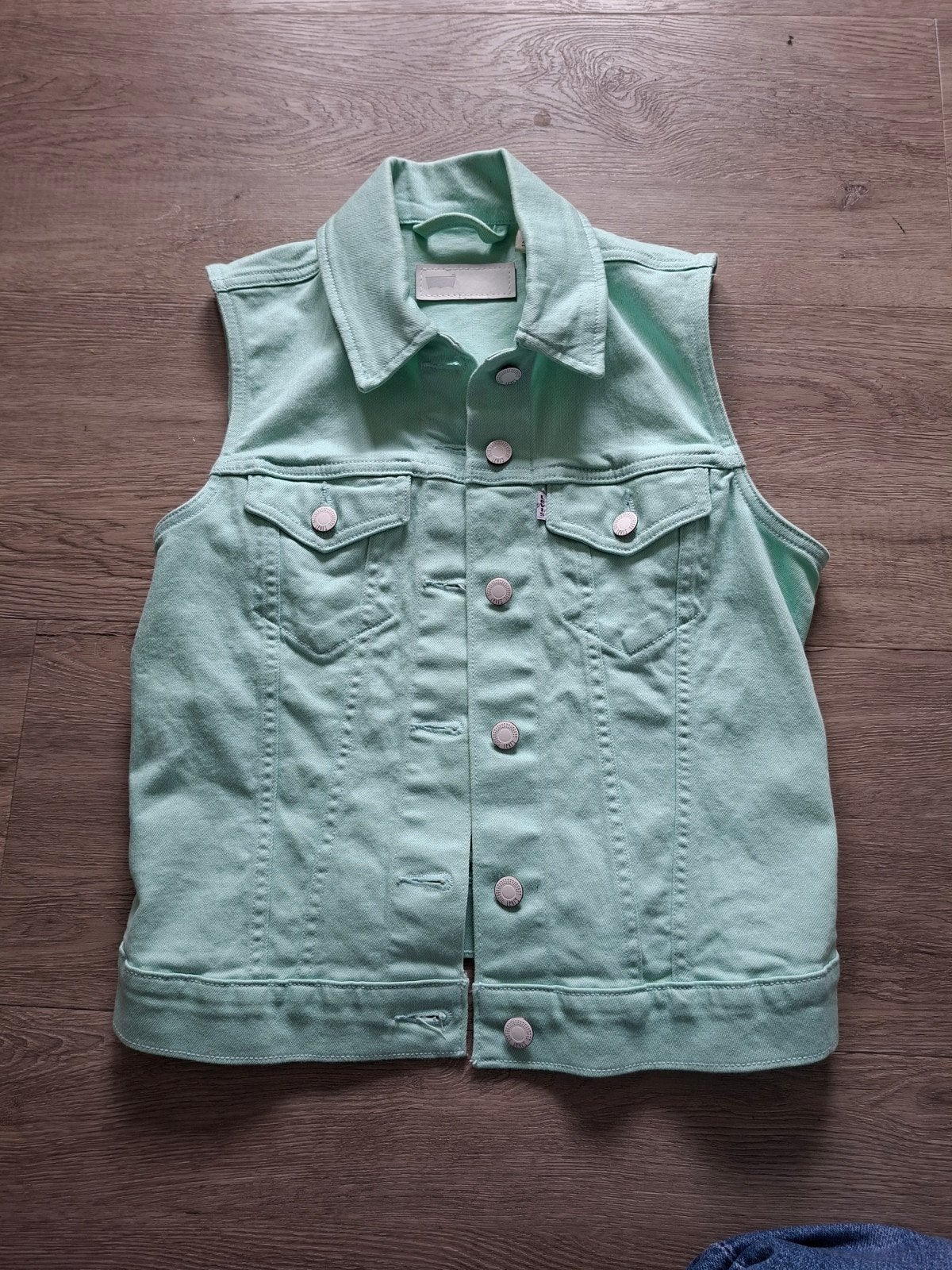 Levi's spijkergilet in mintgroen, maat S/P, Kleding | Dames, Bodywarmers, Ophalen of Verzenden, Zo goed als nieuw, Maat 36 (S)