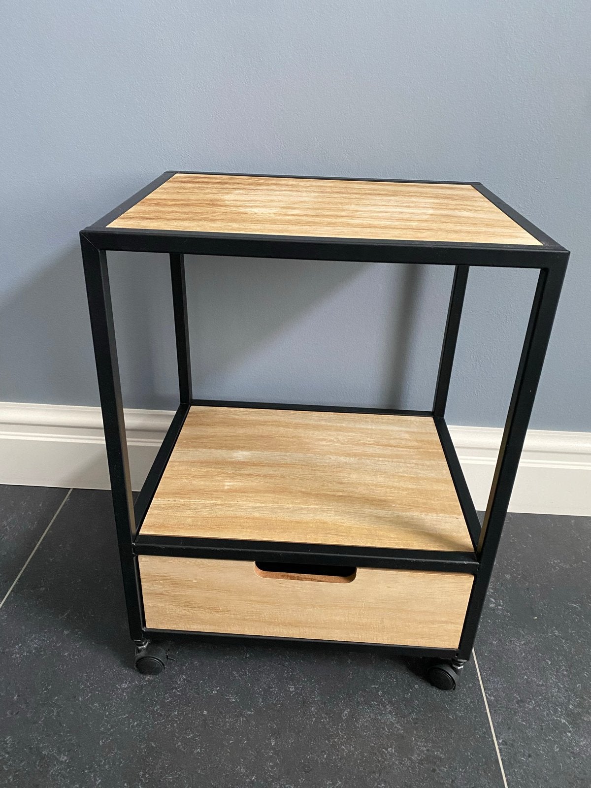 Zgan Bijzettafel met lade en wieltjes - 30x38x51 cm, Huis en Inrichting, Tafels | Bijzettafels, Minder dan 55 cm, Gebruikt, Industieel