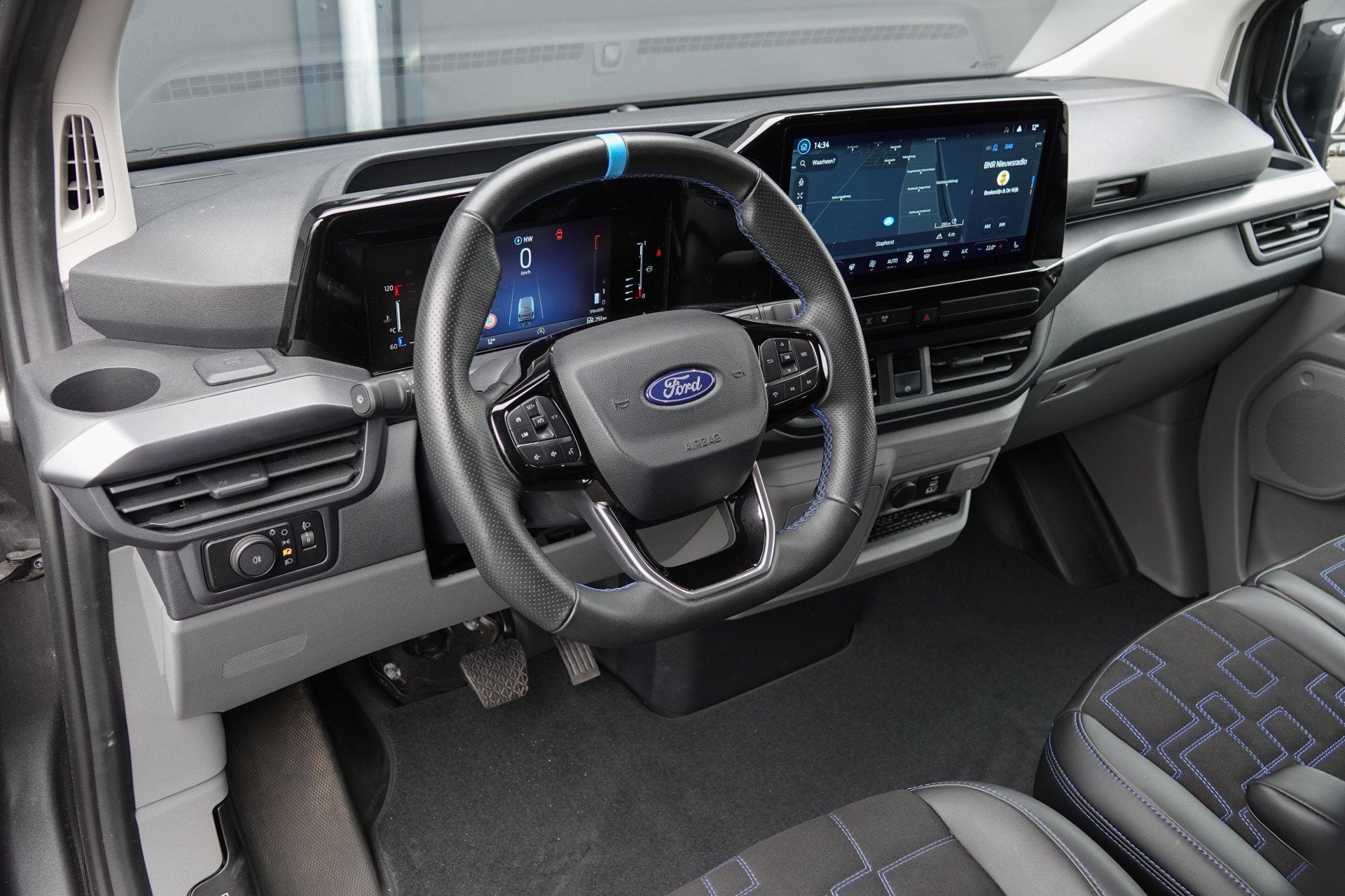 Ford Transit Custom L2H1 2.0Tdci 170Pk Aut. | MS-RT | AWD |, Automaat, Gebruikt, 4 cilinders, Origineel Nederlands