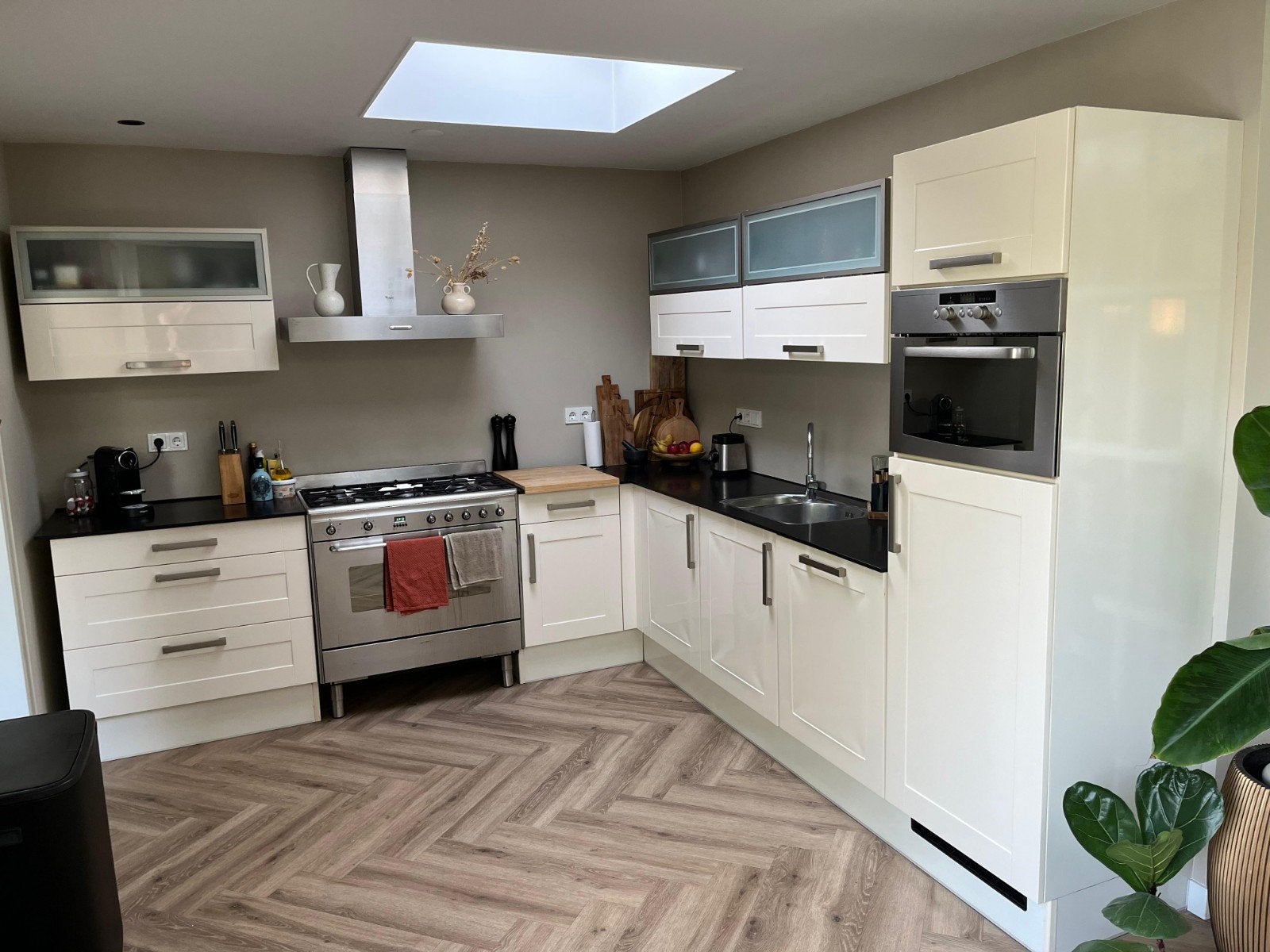 Complete Brugman keuken met SMEG fornuis en merk apperatuur, Ophalen, Gebruikt, Composiet, Hoekkeuken