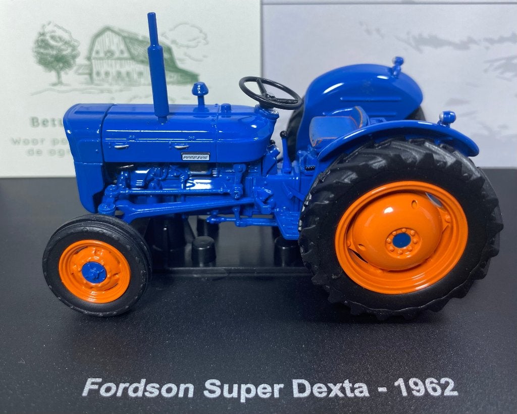 Fordson Super Dexta 1962 tractor 1:32 Universal Hobbies, Ophalen of Verzenden, Nieuw, Tractor of Landbouw, Universal Hobbies