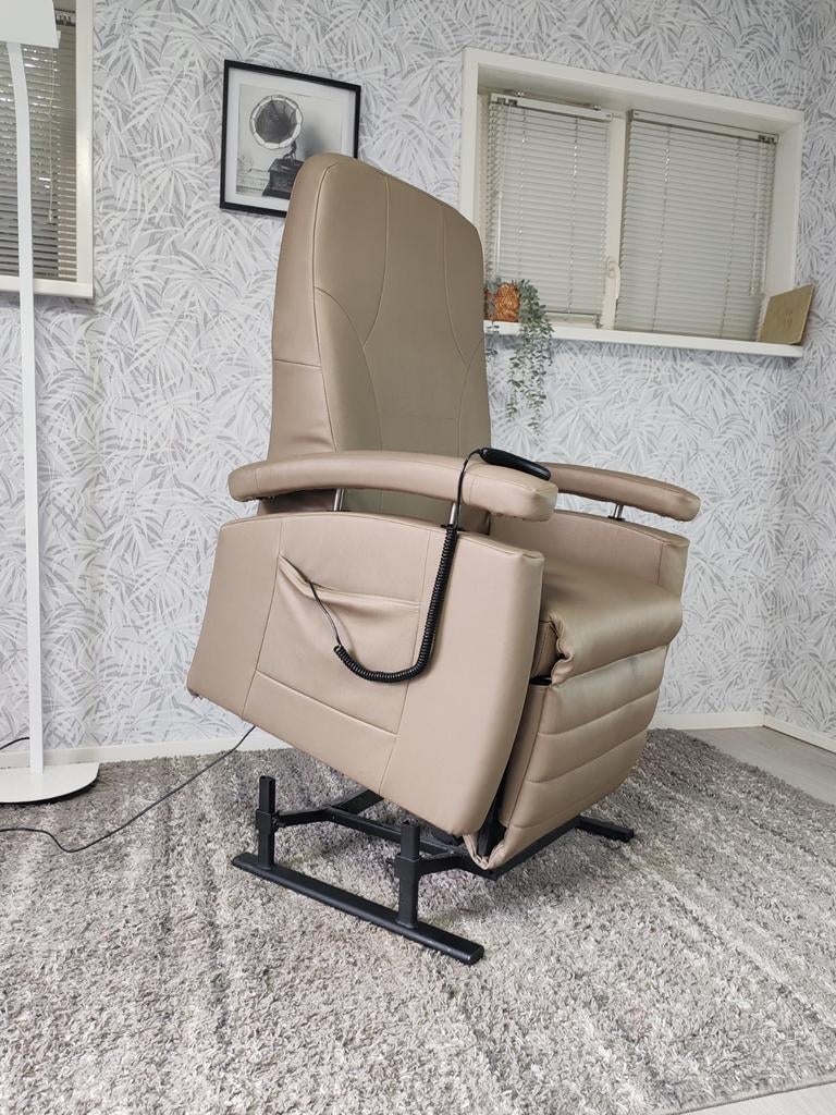 Fitform xl brede sta op stoel relax fauteuil, Gebruikt, Fitform, Leer, Ophalen of Verzenden