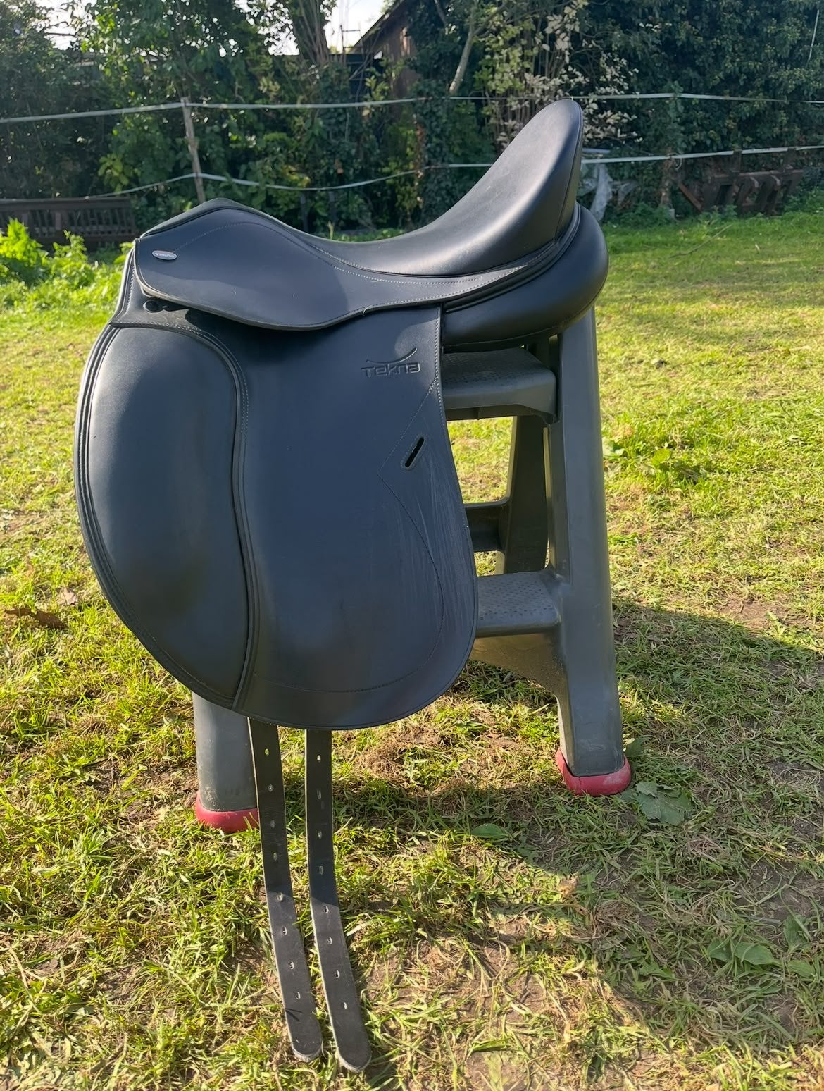 Dressuur zadel 18 inch Tekna, Dieren en Toebehoren, Ophalen of Verzenden, Zo goed als nieuw, Dressuur