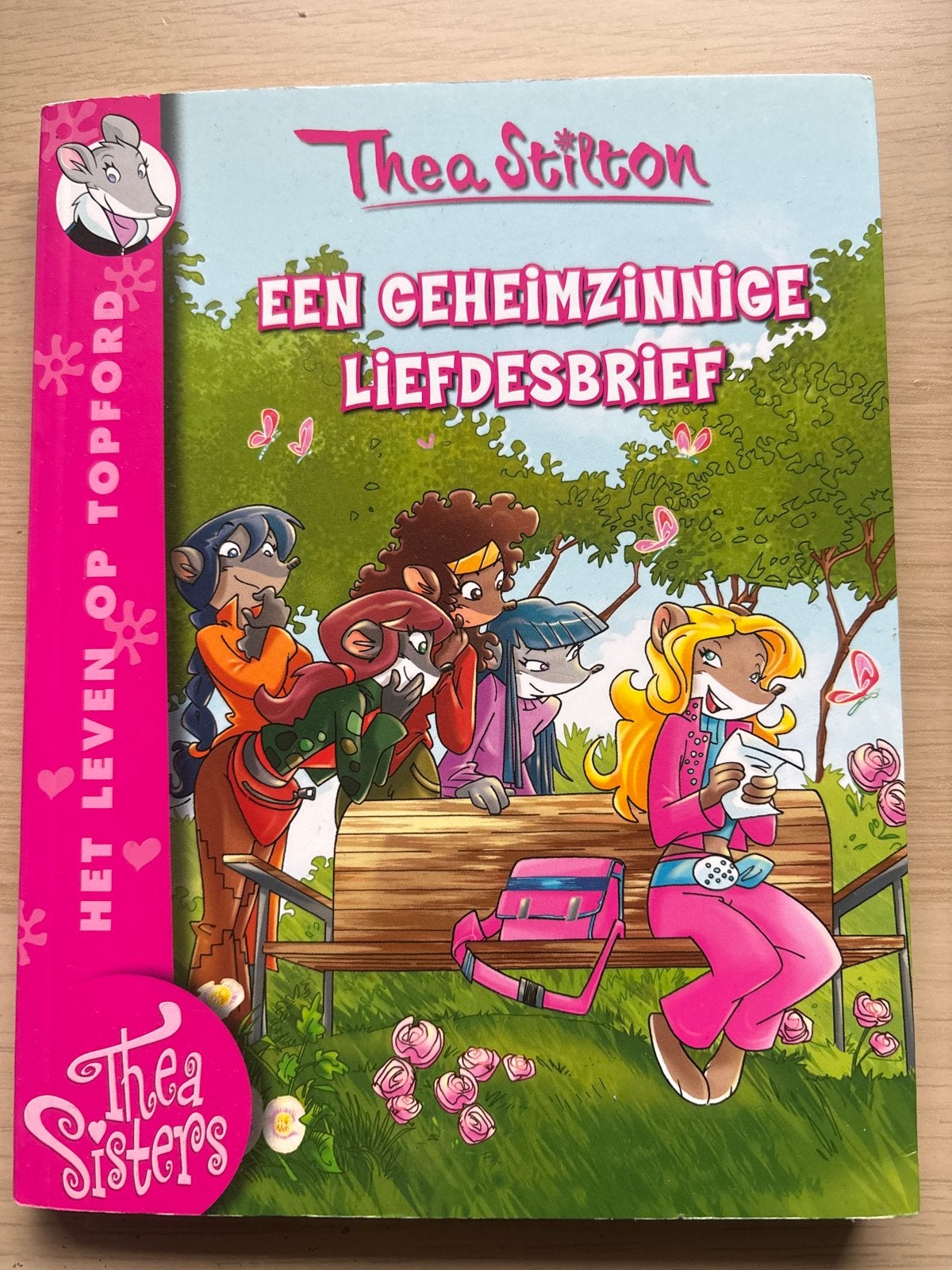 Thea Stilton - Een geheimzinnige liefdesbrief, Thea Stilton, Fictie algemeen, Ophalen of Verzenden, Zo goed als nieuw