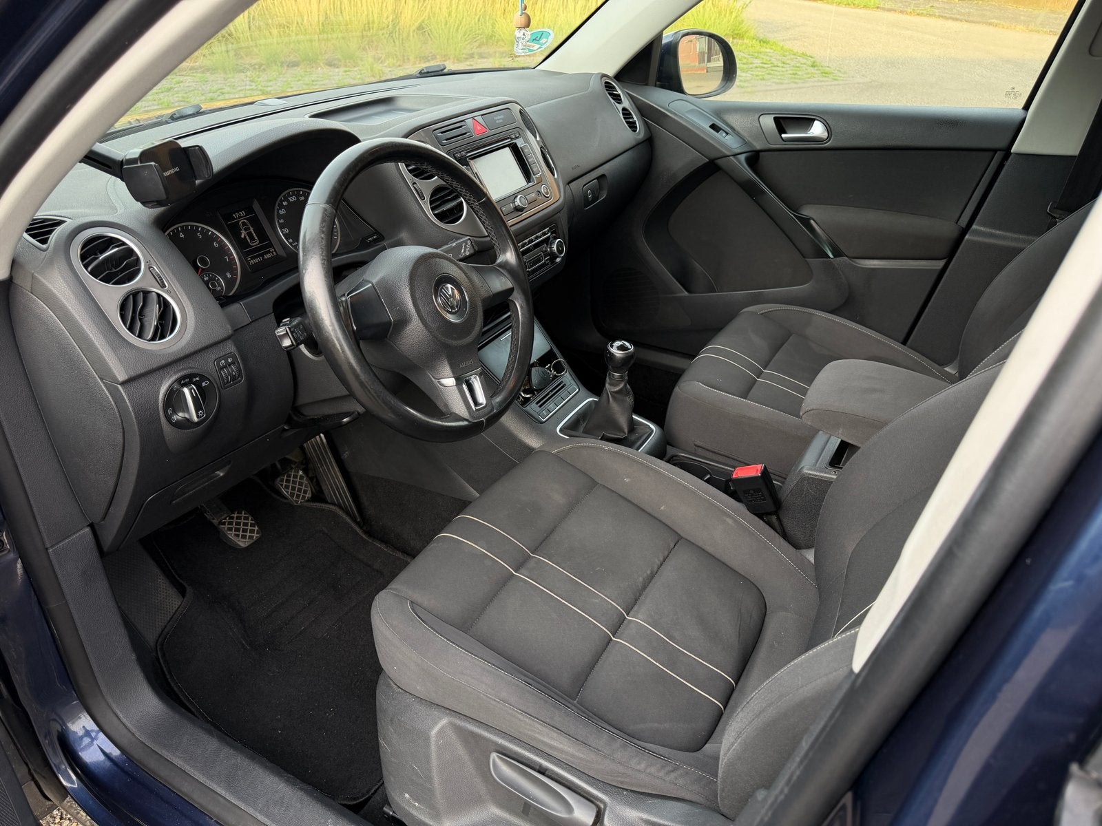 Foto 8 van Volkswagen Tiguan 1.4 TSI 90KW BMT 2010 Blauw