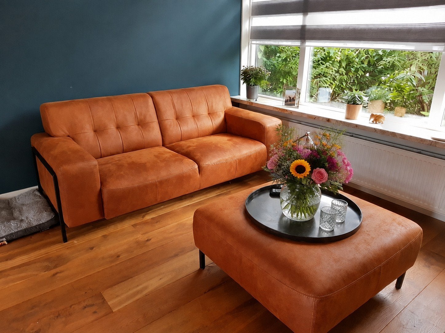 Suède leren bank + hocker | Cognac kleurig | 2.5 Zit, Ophalen, Zo goed als nieuw, Leer, Industeriël