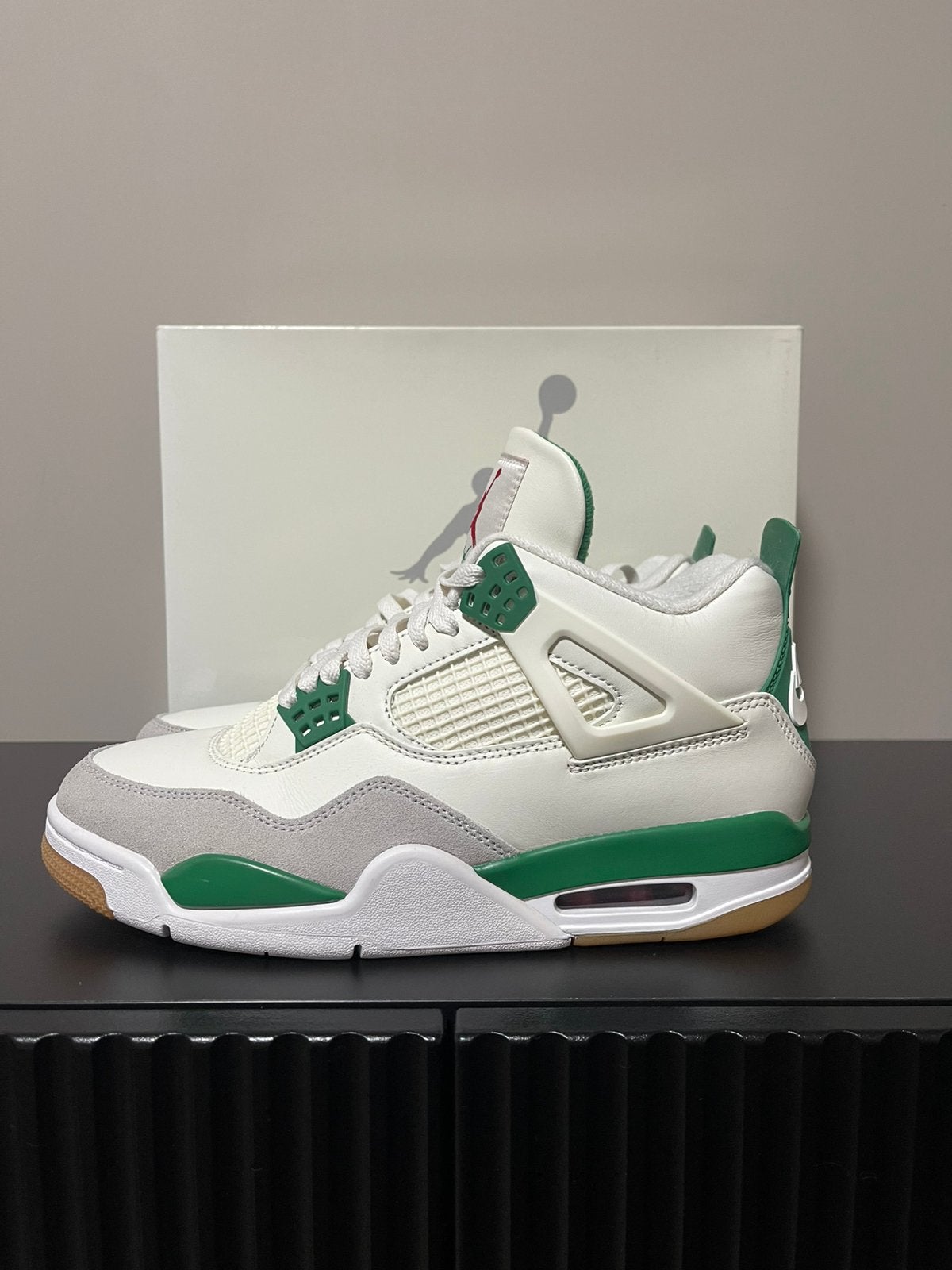 Nike Jordan 4 SB Pine Green mt 41, Ophalen of Verzenden, Zo goed als nieuw, Wit