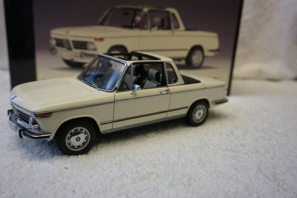 BMW 2002 Baur Cabriolet Chamonixwhite AutoART 70532 1:18, Ophalen of Verzenden, Zo goed als nieuw, Auto, Autoart