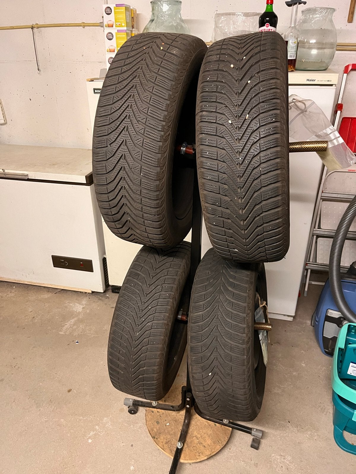 Vredestein winterbanden 195/60 R15 op stalen velg, Auto-onderdelen, Ophalen, Gebruikt, 15 inch, Banden en Velgen