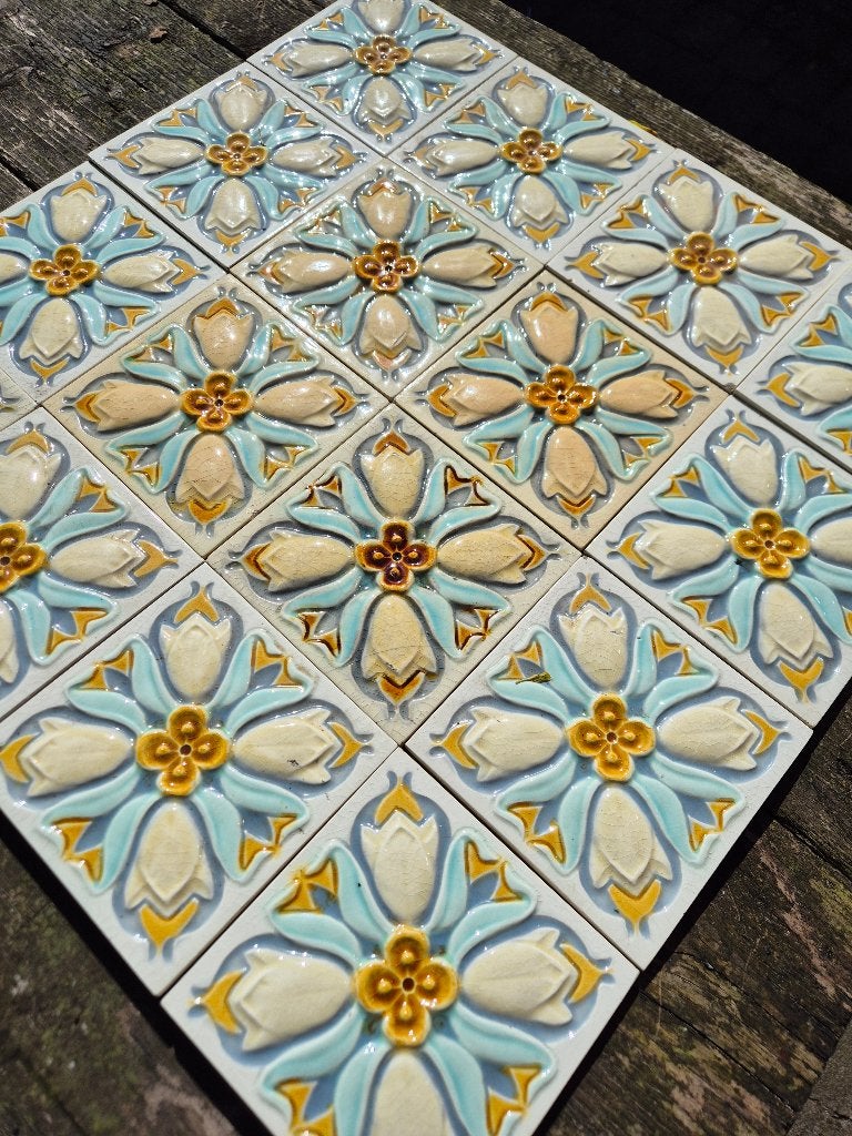 16 art nouveau wandtegels Gilliot Hemiksem turquoise geel