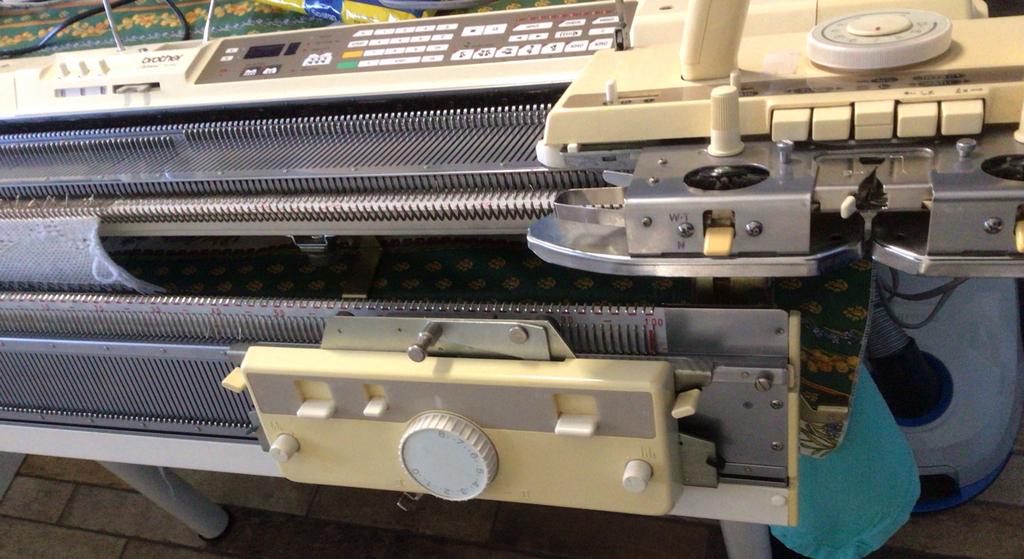 Brother KH-940/KR-850 Elektronische Breimachine met Breigele, Hobby en Vrije tijd, Ophalen, Gebruikt, Breien, Machine