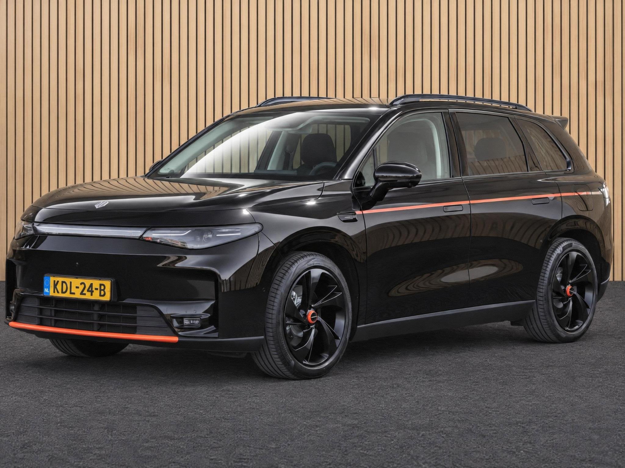 Leapmotor C10 Design ProMax AWD 81.9 kWh Irmscher 2/100, Auto's, Automaat, 12 maanden, 82 kWh, Zwart