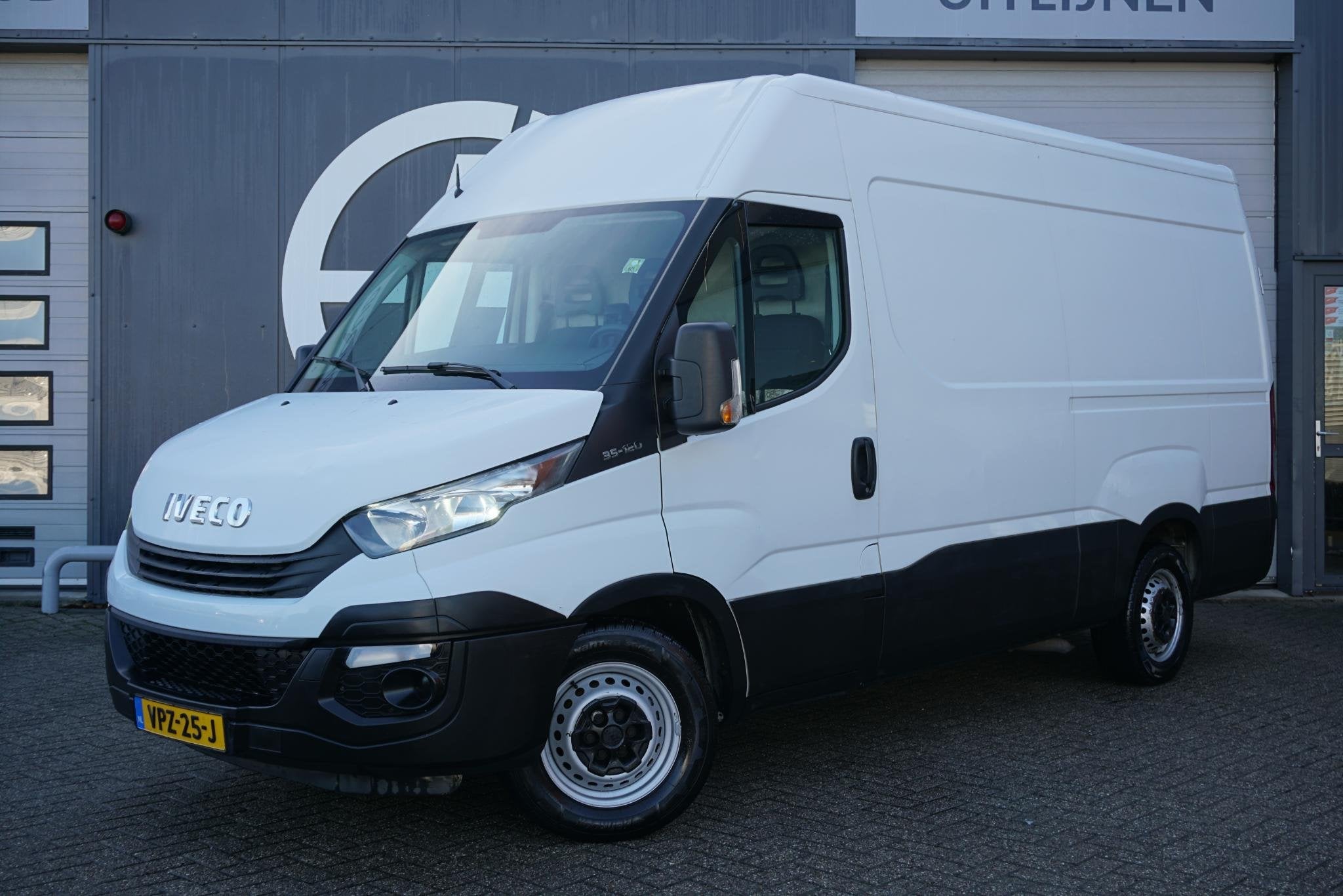 Iveco Daily 35S12V 2.3 352 H2, Auto's, Bestelauto's, Gebruikt, Euro 6, Iveco, 116 pk