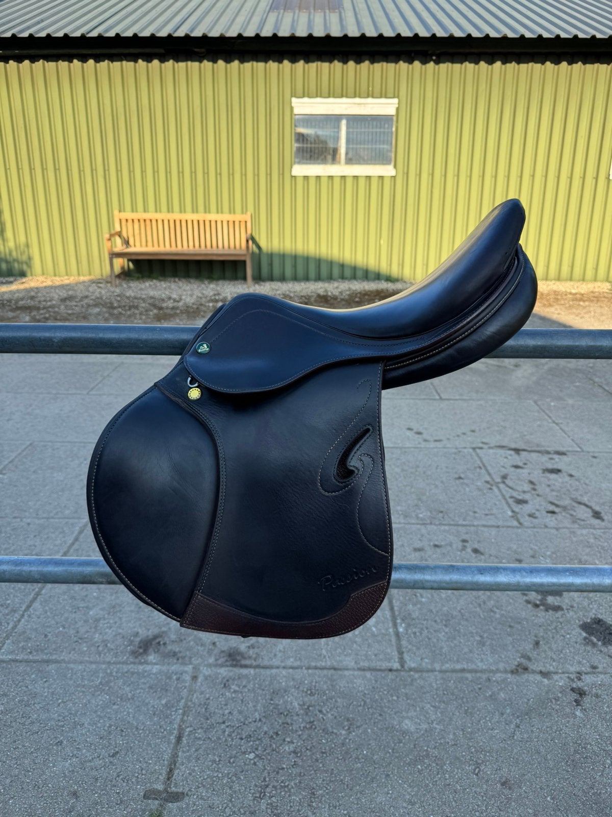 Prestige Passion springzadel 17 inch, Ophalen, Zo goed als nieuw, Springen